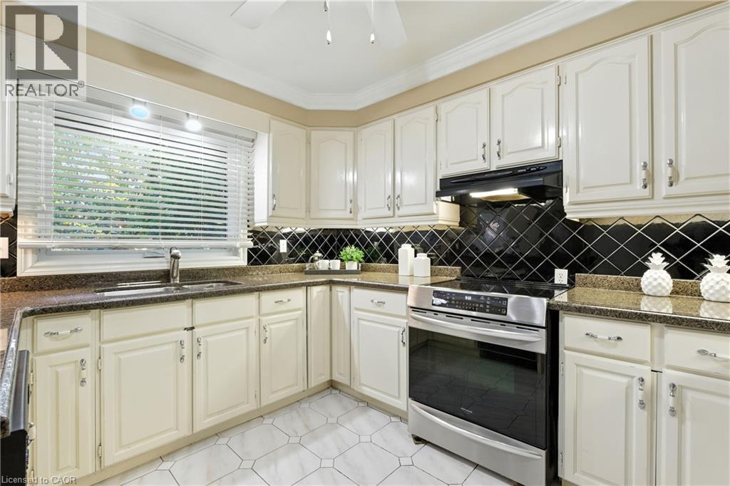 6 Renata Court, Hamilton, Ontario  L9H 6X1 - Photo 15 - 40793652