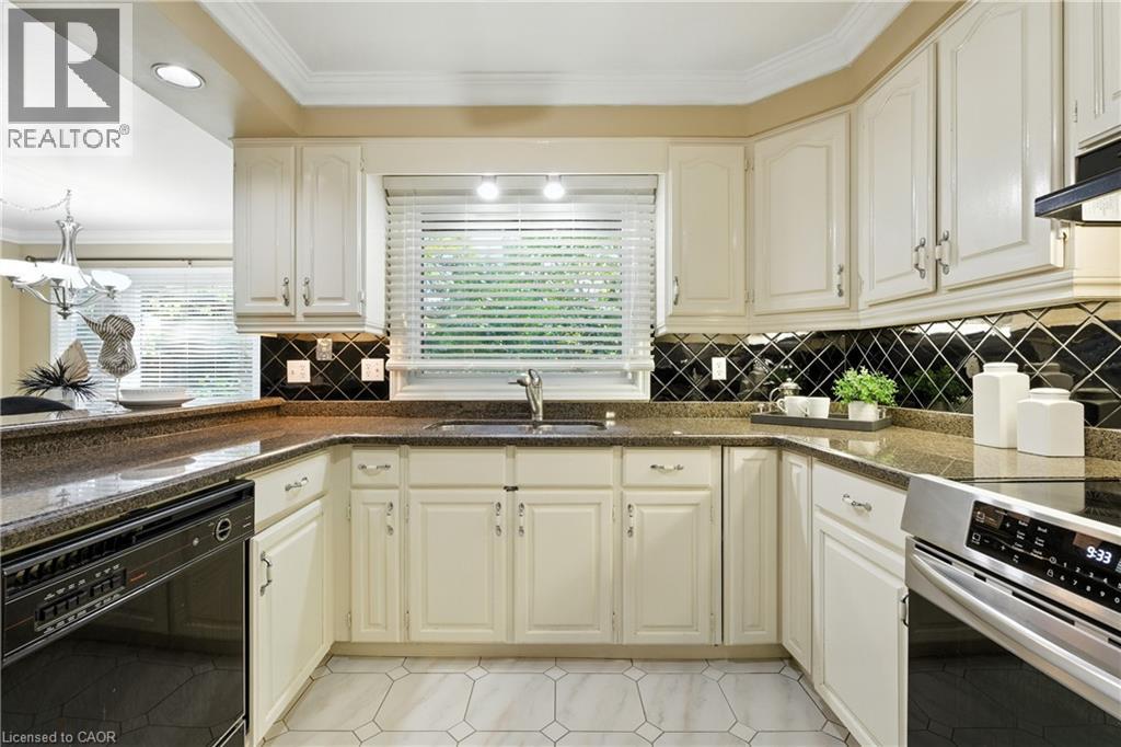 6 Renata Court, Hamilton, Ontario  L9H 6X1 - Photo 16 - 40793652