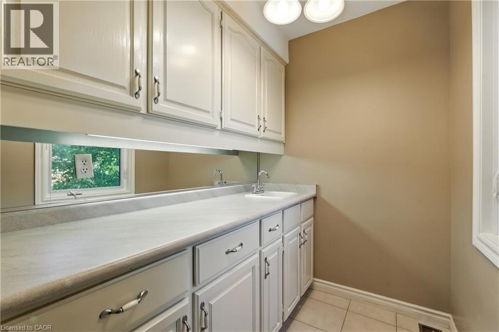 6 Renata Court, Hamilton, Ontario  L9H 6X1 - Photo 35 - 40793652