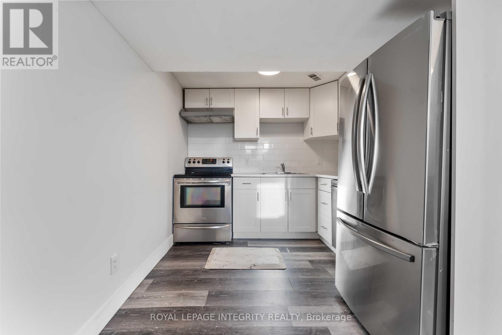 B - 35 Sherry Lane, Ottawa, Ontario K2G 3L4 - Photo 12 - X12597850