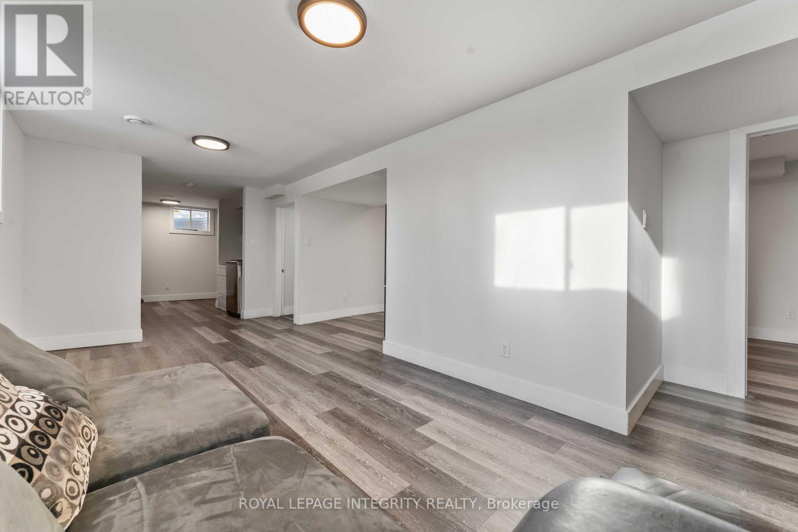 B - 35 Sherry Lane, Ottawa, Ontario K2G 3L4 - Photo 8 - X12597850