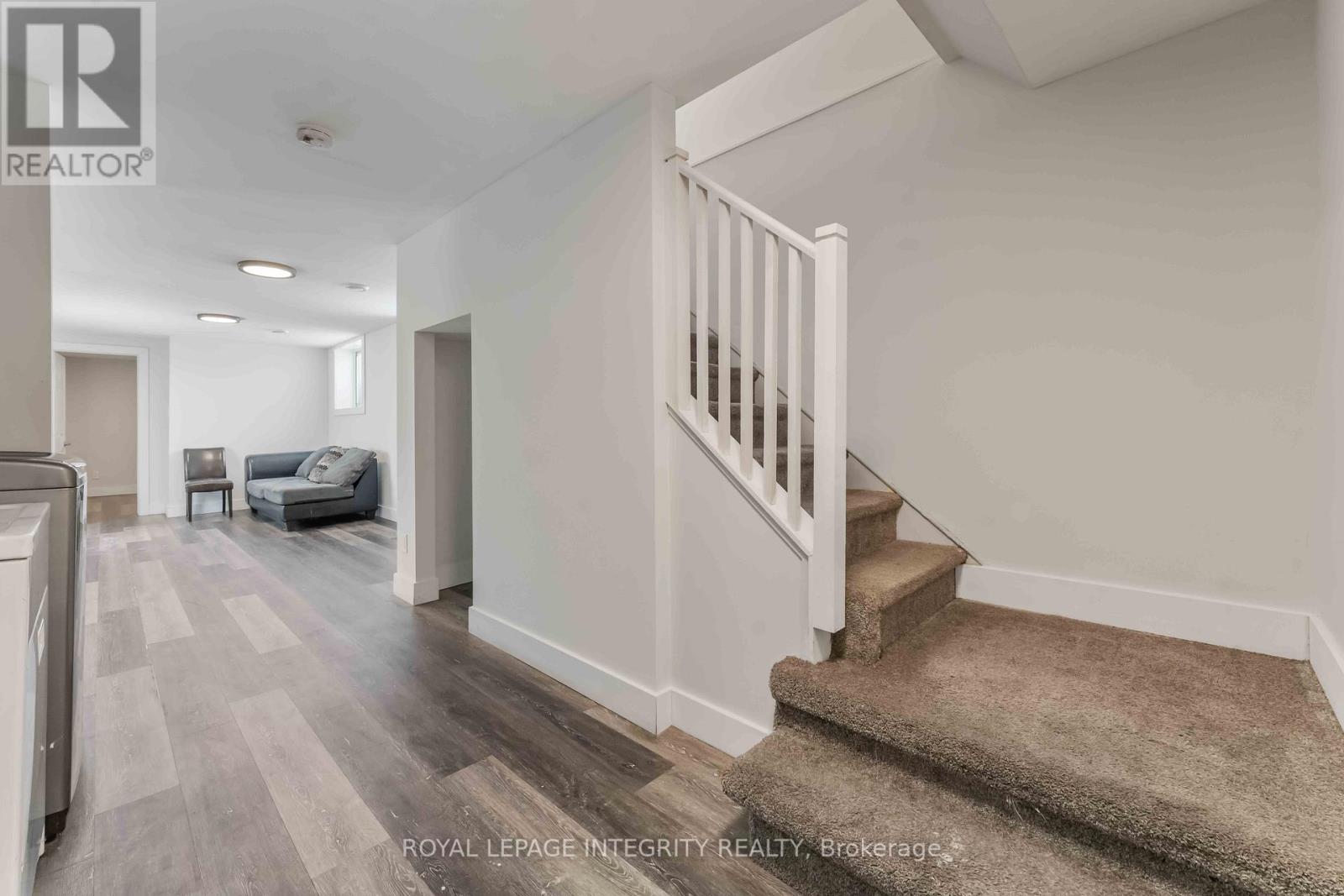 B - 35 Sherry Lane, Ottawa, Ontario K2G 3L4 - Photo 5 - X12597850