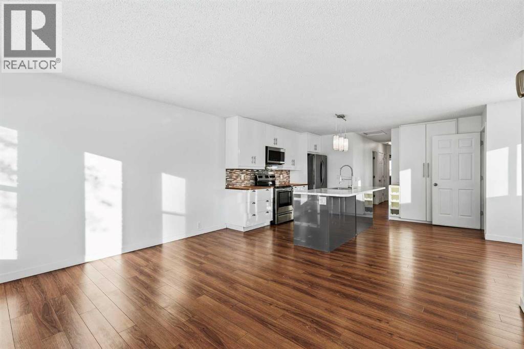 2 Woodfern Road Sw, Calgary, Alberta  T2W 4K9 - Photo 6 - A2273146