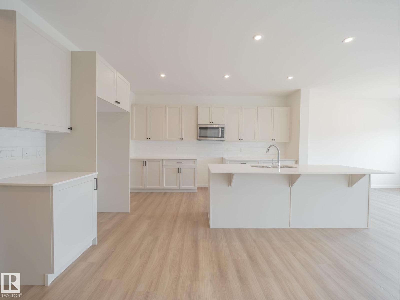 20719 24 Av Nw, Edmonton, Alberta  T6M 2C4 - Photo 10 - E4463826