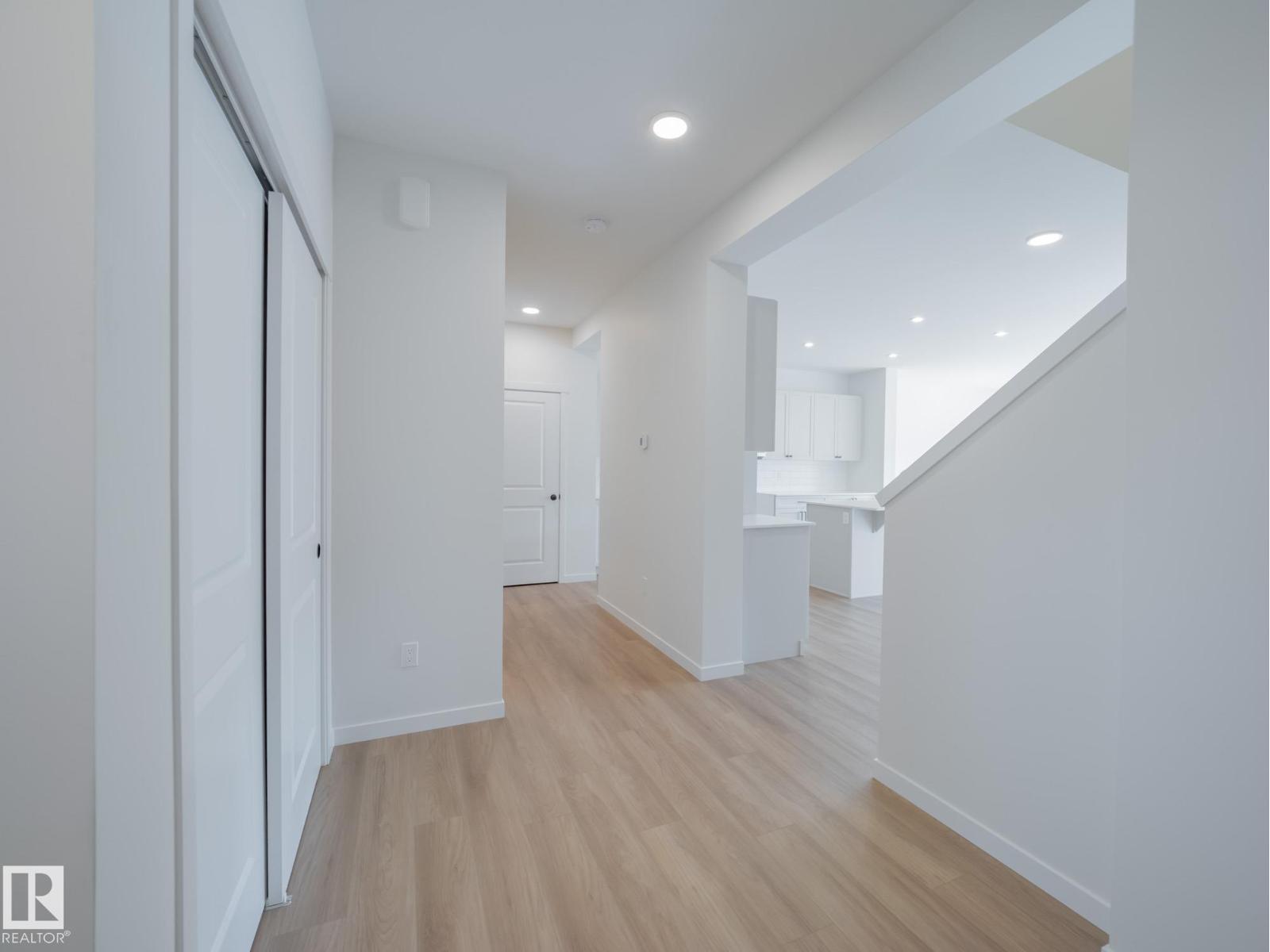 20719 24 Av Nw, Edmonton, Alberta  T6M 2C4 - Photo 8 - E4463826