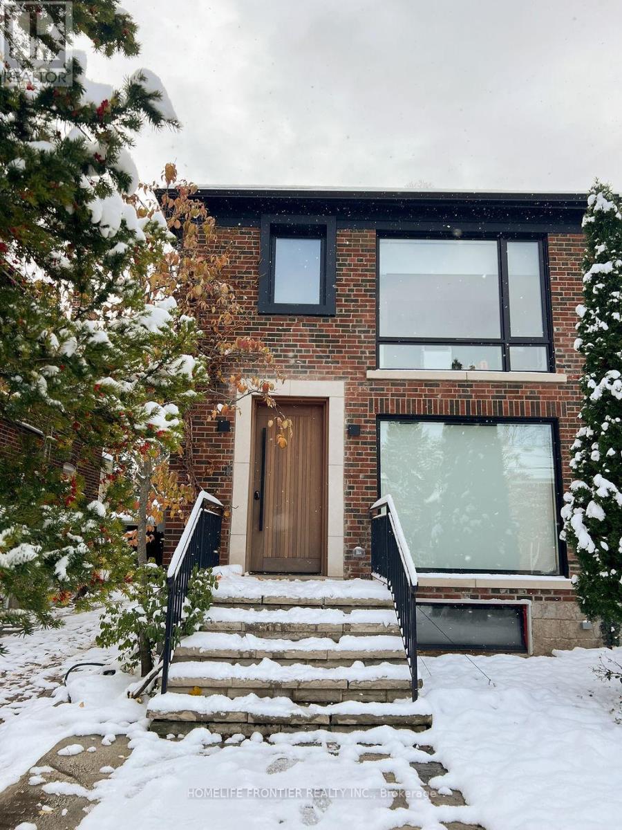 127 GLENVALE BOULEVARD, Toronto, Ontario