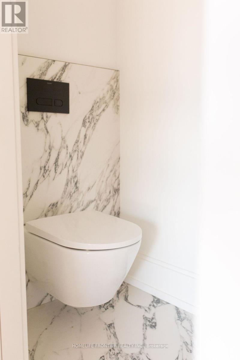 127 Glenvale Boulevard, Toronto, Ontario  M4G 2W1 - Photo 17 - C12629674