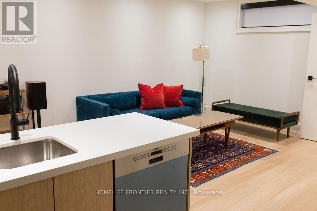 127 Glenvale Boulevard, Toronto, Ontario  M4G 2W1 - Photo 32 - C12629674