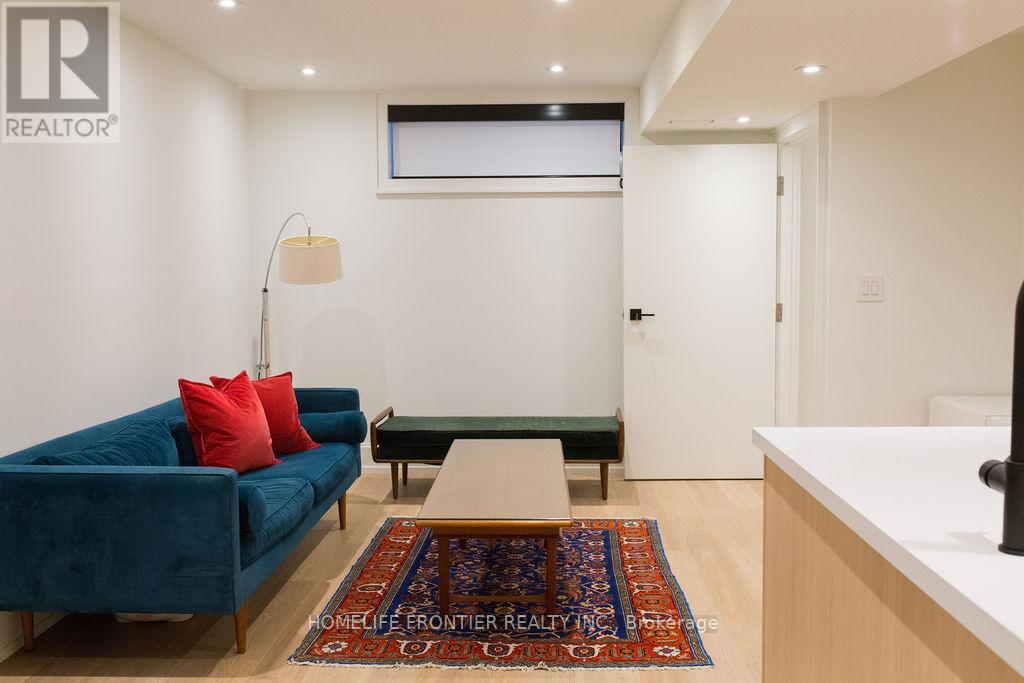 127 Glenvale Boulevard, Toronto, Ontario  M4G 2W1 - Photo 33 - C12629674