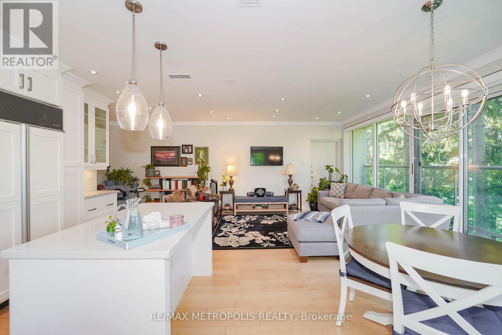 201 - 1 Watergarden Way, Toronto (Bayview Village), Ontario  M2K 2Z7 - Photo 8 - C12629700