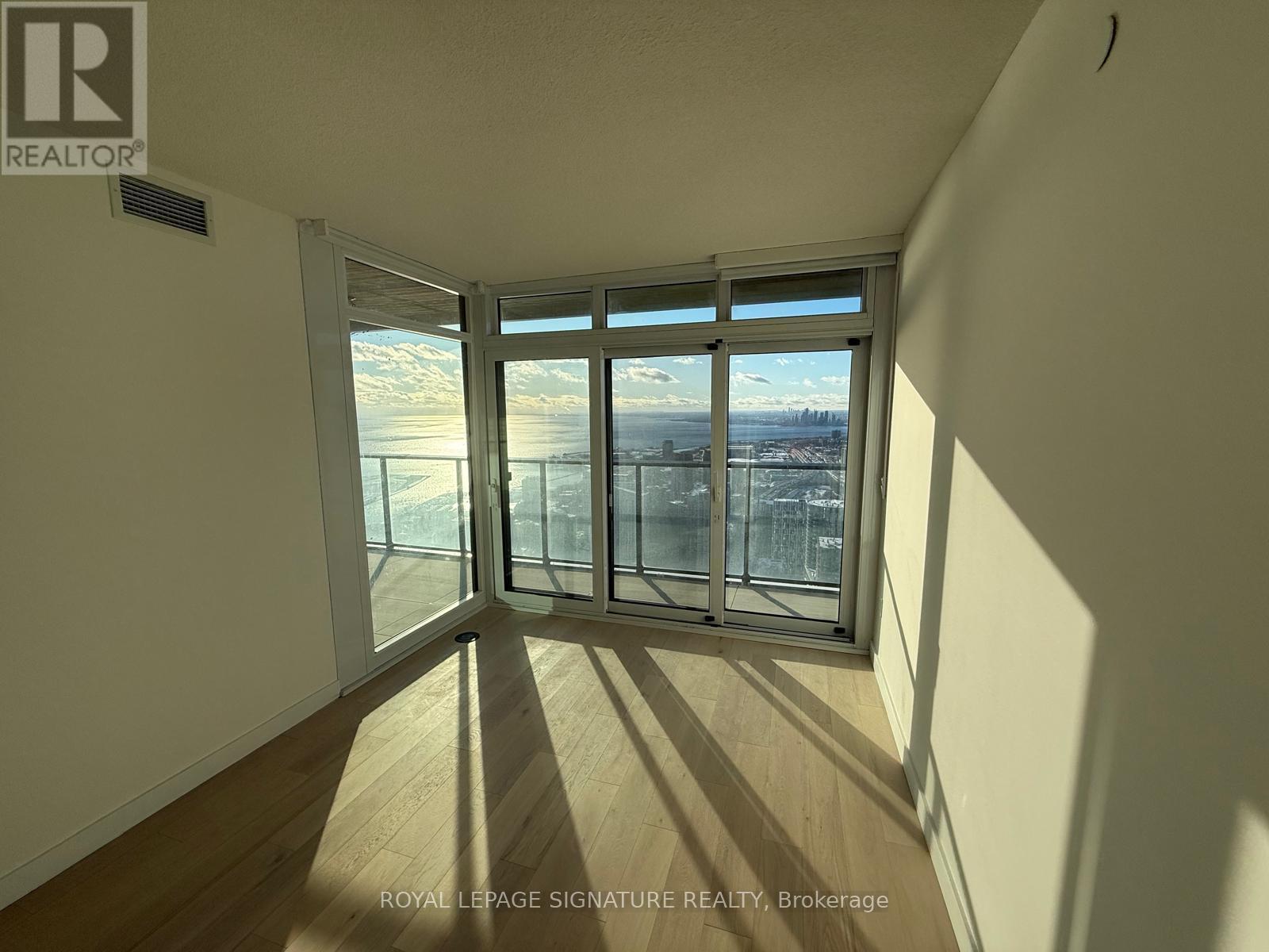 3 Concord Cityplace Way, Toronto (Waterfront Communities), Ontario  M5V 0X4 - Photo 24 - C12629758