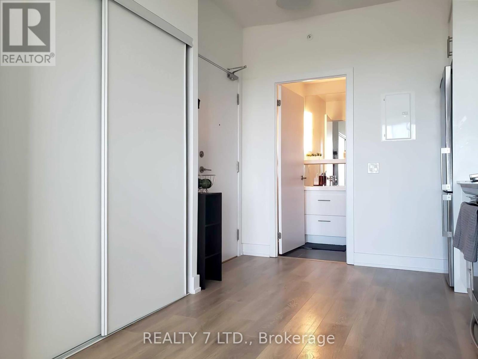 1207 - 128 Fairview Mall Drive, Toronto (Don Valley Village), Ontario  M2J 2Z1 - Photo 10 - C12629776