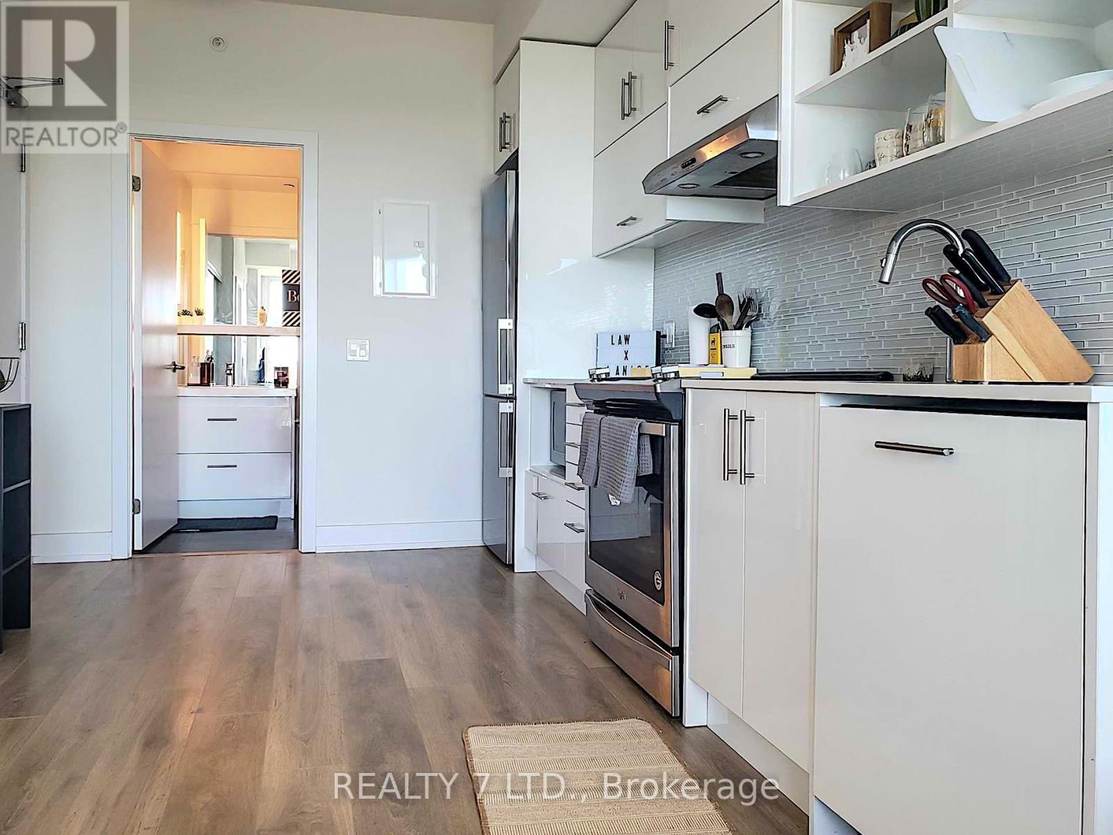 1207 - 128 Fairview Mall Drive, Toronto (Don Valley Village), Ontario  M2J 2Z1 - Photo 12 - C12629776