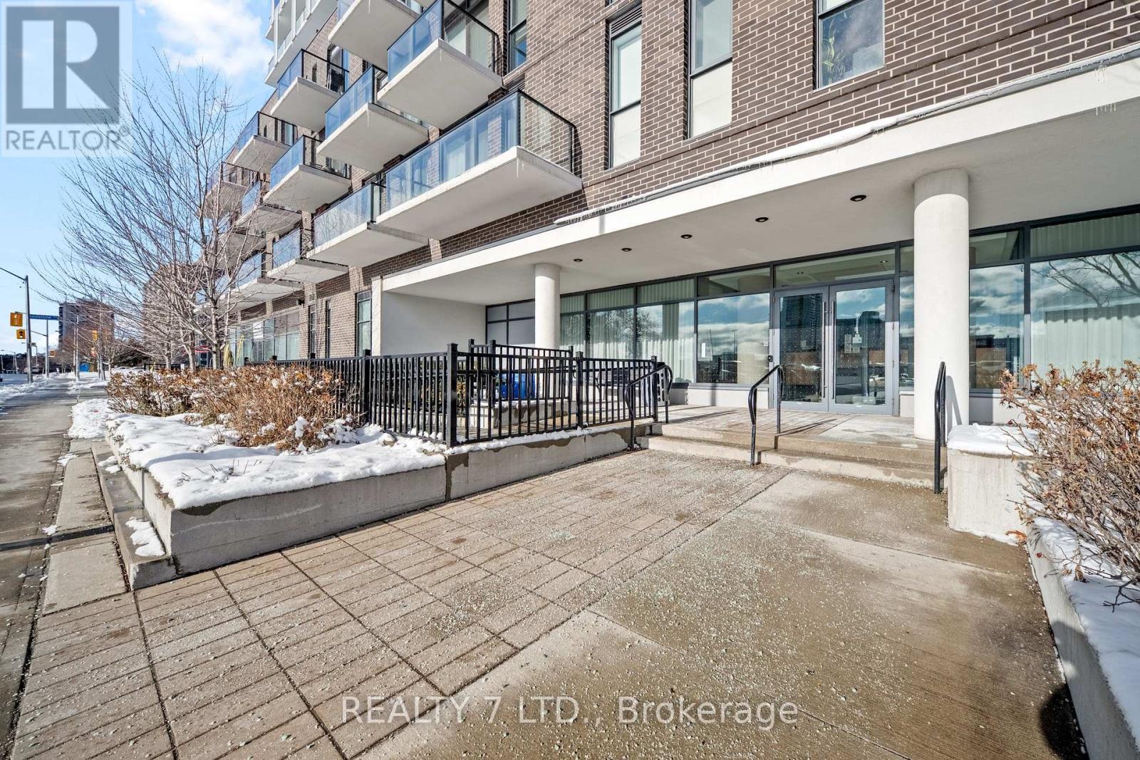 1207 - 128 Fairview Mall Drive, Toronto (Don Valley Village), Ontario  M2J 2Z1 - Photo 4 - C12629776