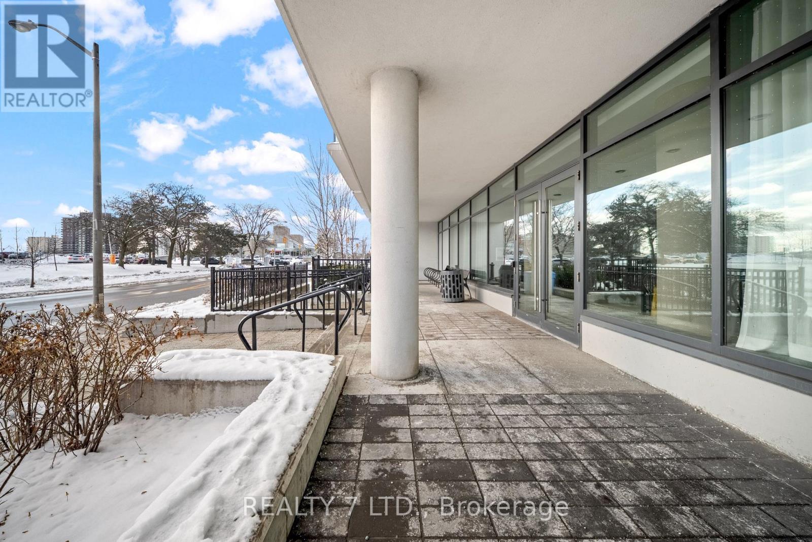 1207 - 128 Fairview Mall Drive, Toronto (Don Valley Village), Ontario  M2J 2Z1 - Photo 5 - C12629776