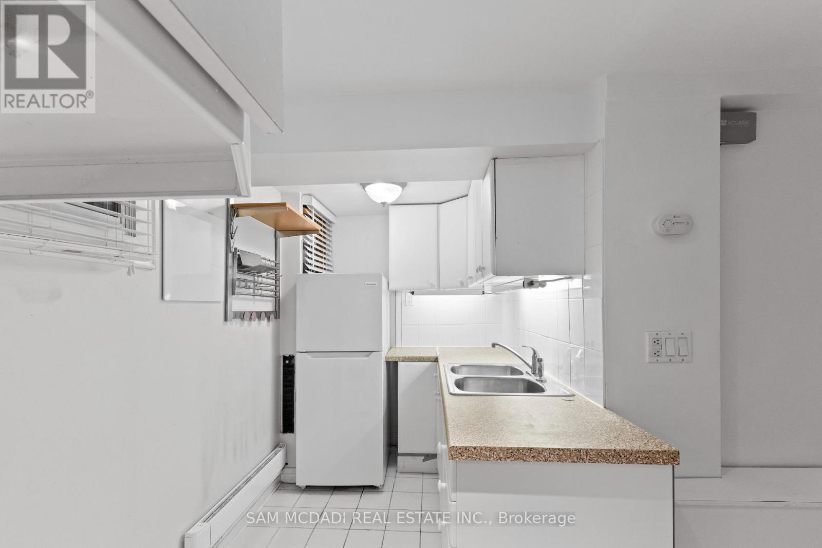 Lower - 26 Pine Avenue, Toronto (The Beaches), Ontario  M4E 1L8 - Photo 13 - E12629640