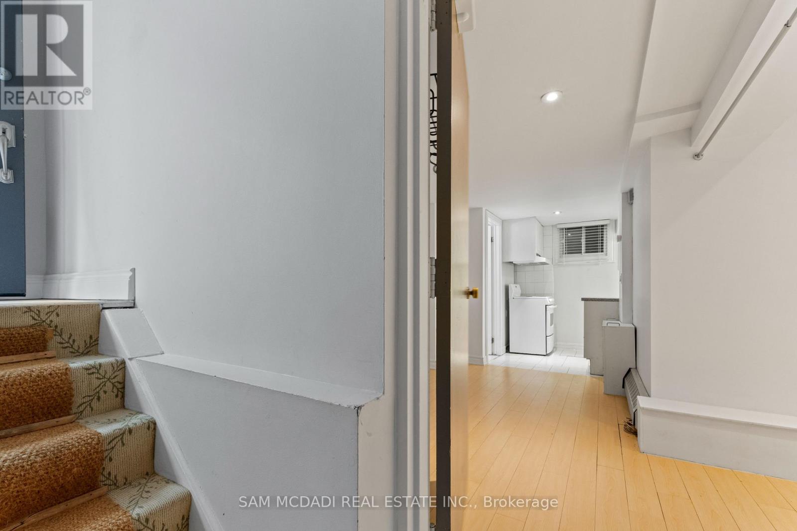 Lower - 26 Pine Avenue, Toronto (The Beaches), Ontario  M4E 1L8 - Photo 7 - E12629640