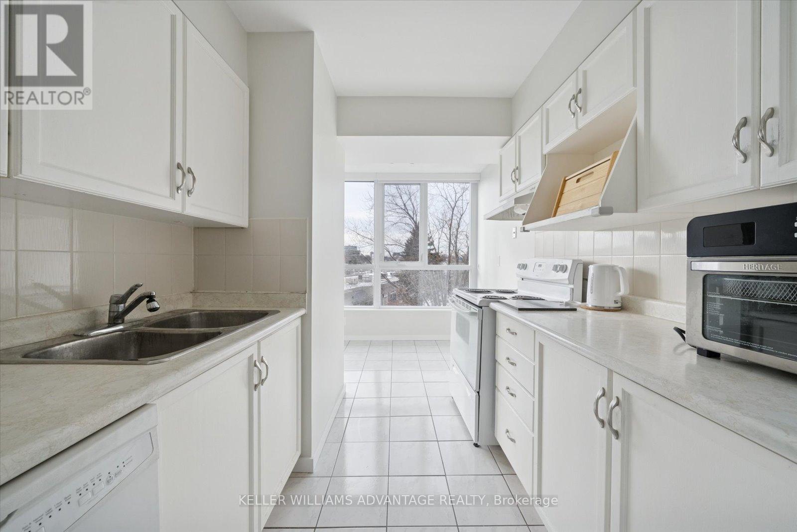 304 - 3231 Eglinton Avenue E, Toronto (Scarborough Village), Ontario  M1J 3N5 - Photo 8 - E12629666