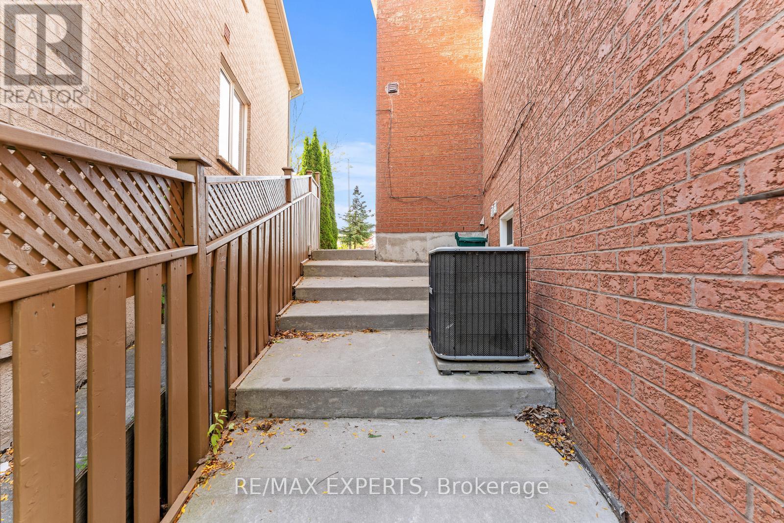 147 Ashton Drive, Vaughan, Ontario  L6A 2T8 - Photo 38 - N12629650