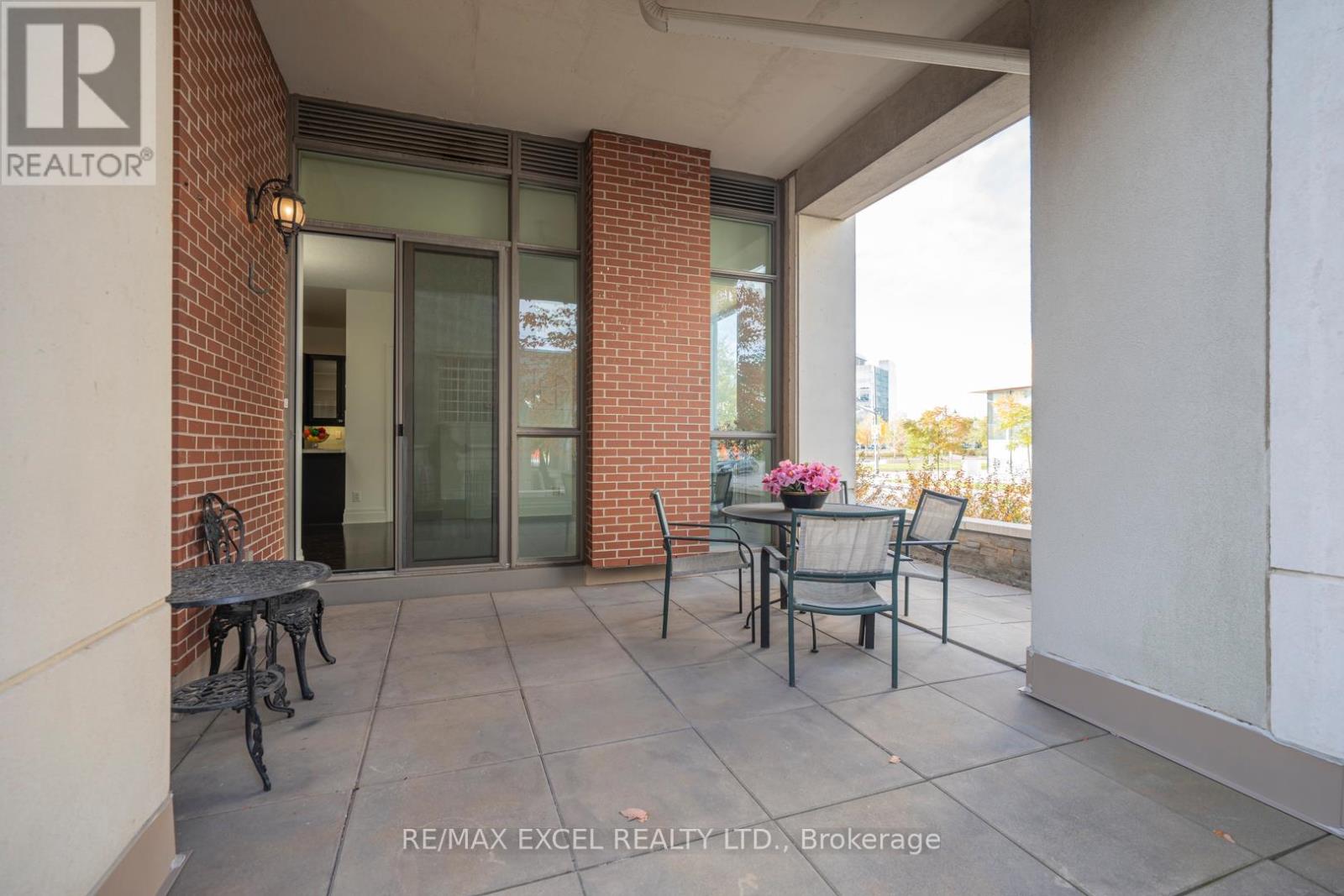 110 - 1 Upper Duke Crescent, Markham, Ontario  L6G 0B6 - Photo 2 - N12629678