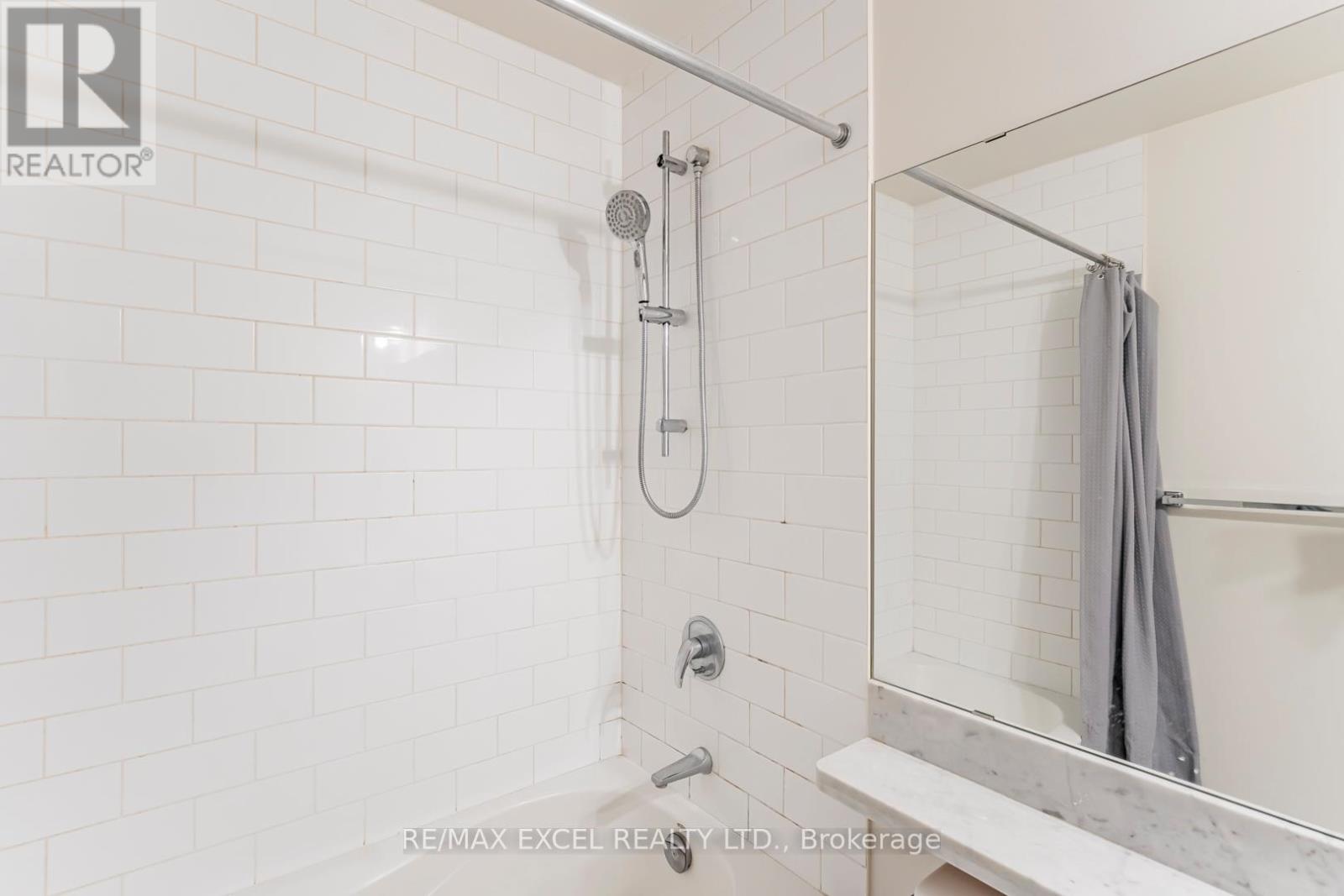 110 - 1 Upper Duke Crescent, Markham, Ontario  L6G 0B6 - Photo 23 - N12629678