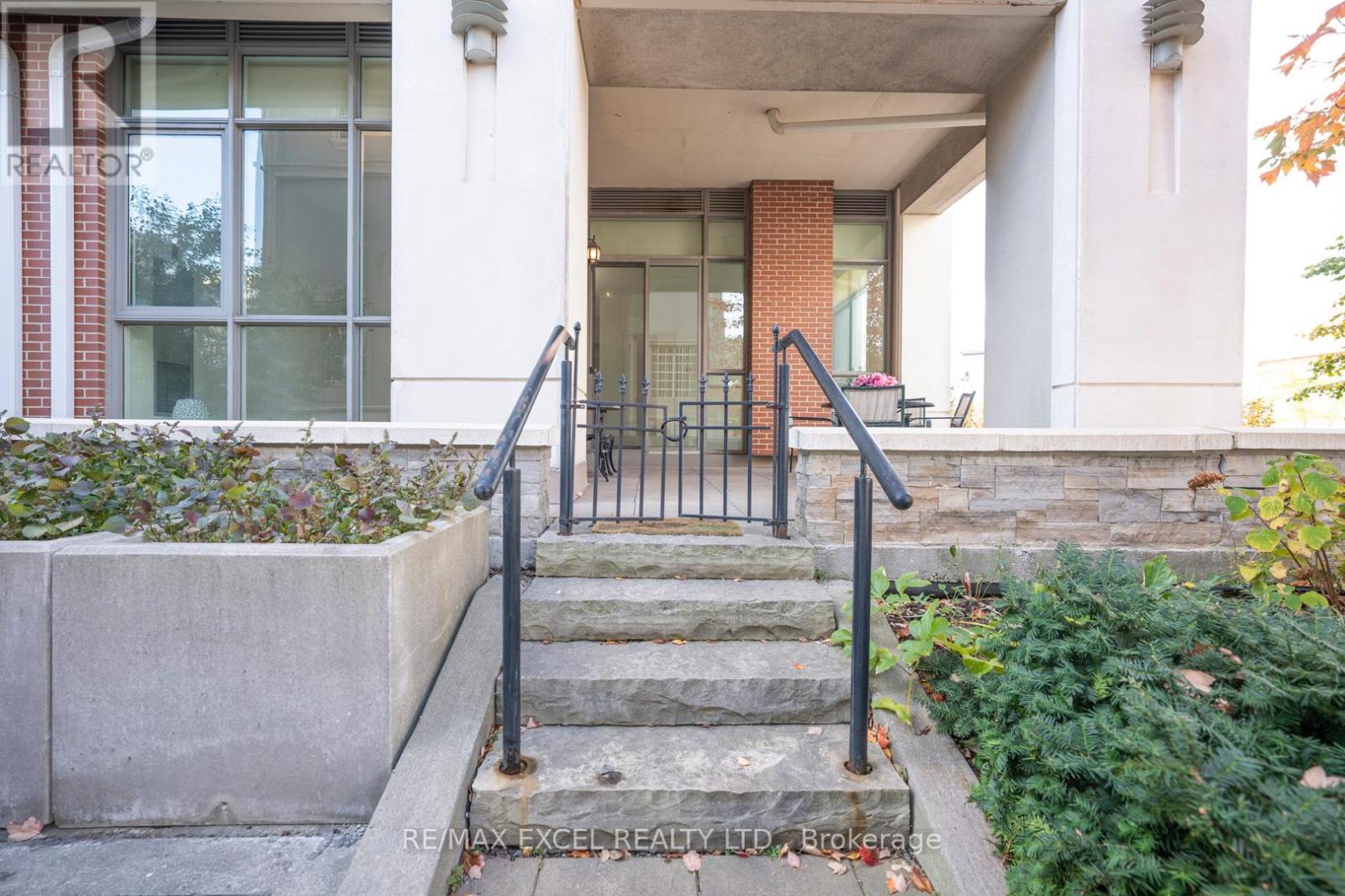 110 - 1 Upper Duke Crescent, Markham, Ontario  L6G 0B6 - Photo 4 - N12629678