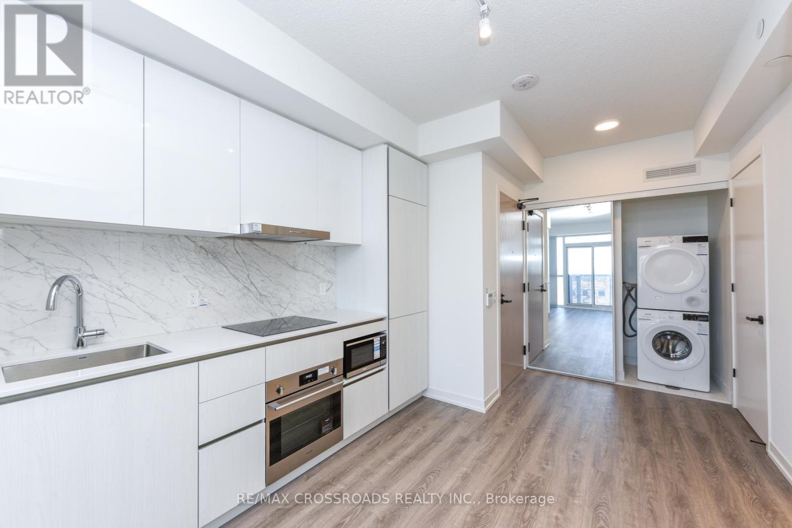 3908 - 8 Interchange Way, Vaughan (Vaughan Corporate Centre), Ontario  L4K 5Z7 - Photo 13 - N12629690