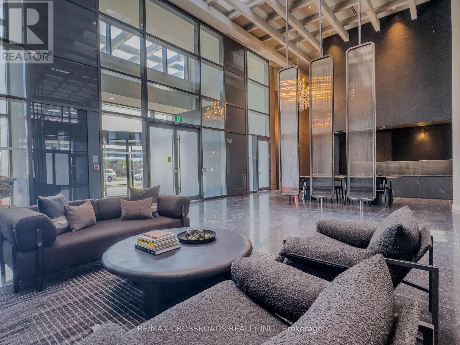 3908 - 8 Interchange Way, Vaughan (Vaughan Corporate Centre), Ontario  L4K 5Z7 - Photo 3 - N12629690