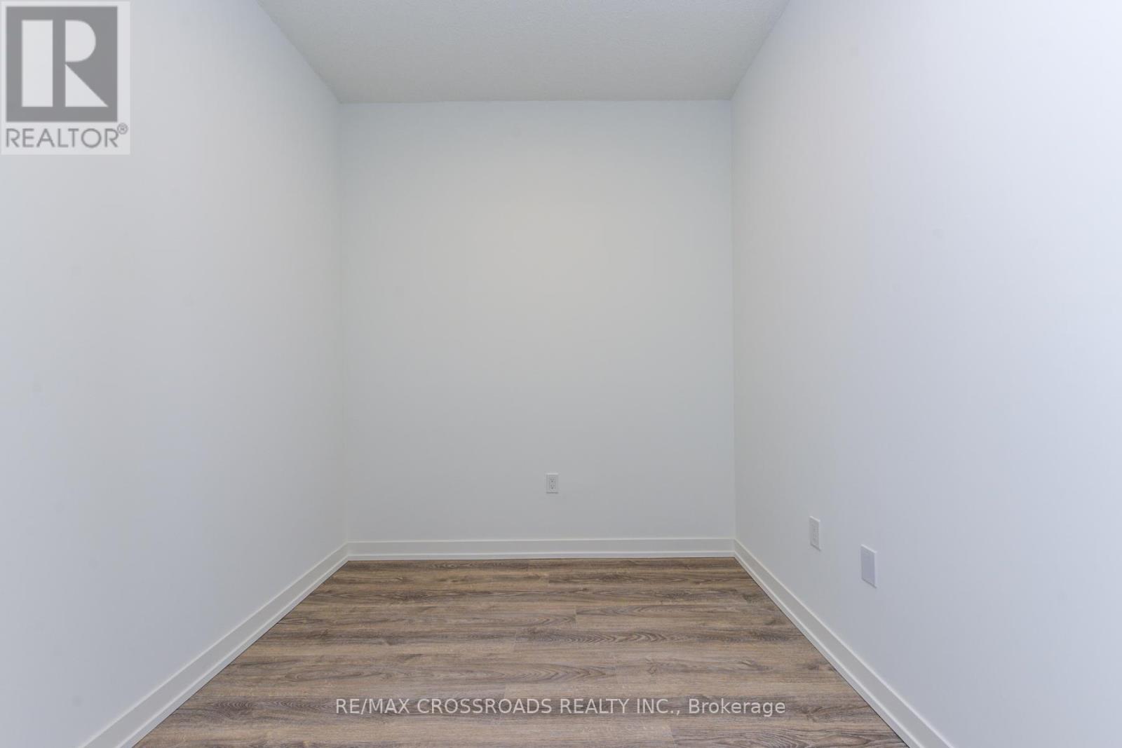 3908 - 8 Interchange Way, Vaughan (Vaughan Corporate Centre), Ontario  L4K 5Z7 - Photo 8 - N12629690