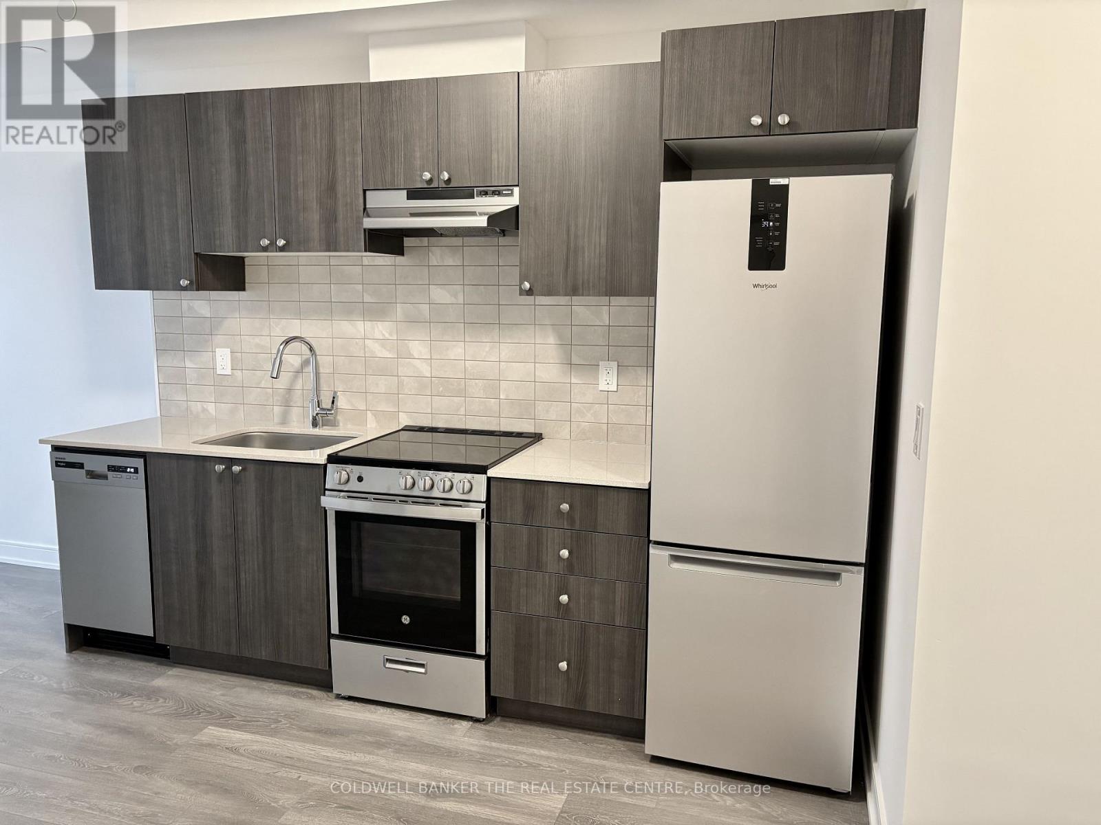 B1009 - 715 Davis Drive, Newmarket (Huron Heights-Leslie Valley), Ontario  L3Y 0J2 - Photo 13 - N12629698