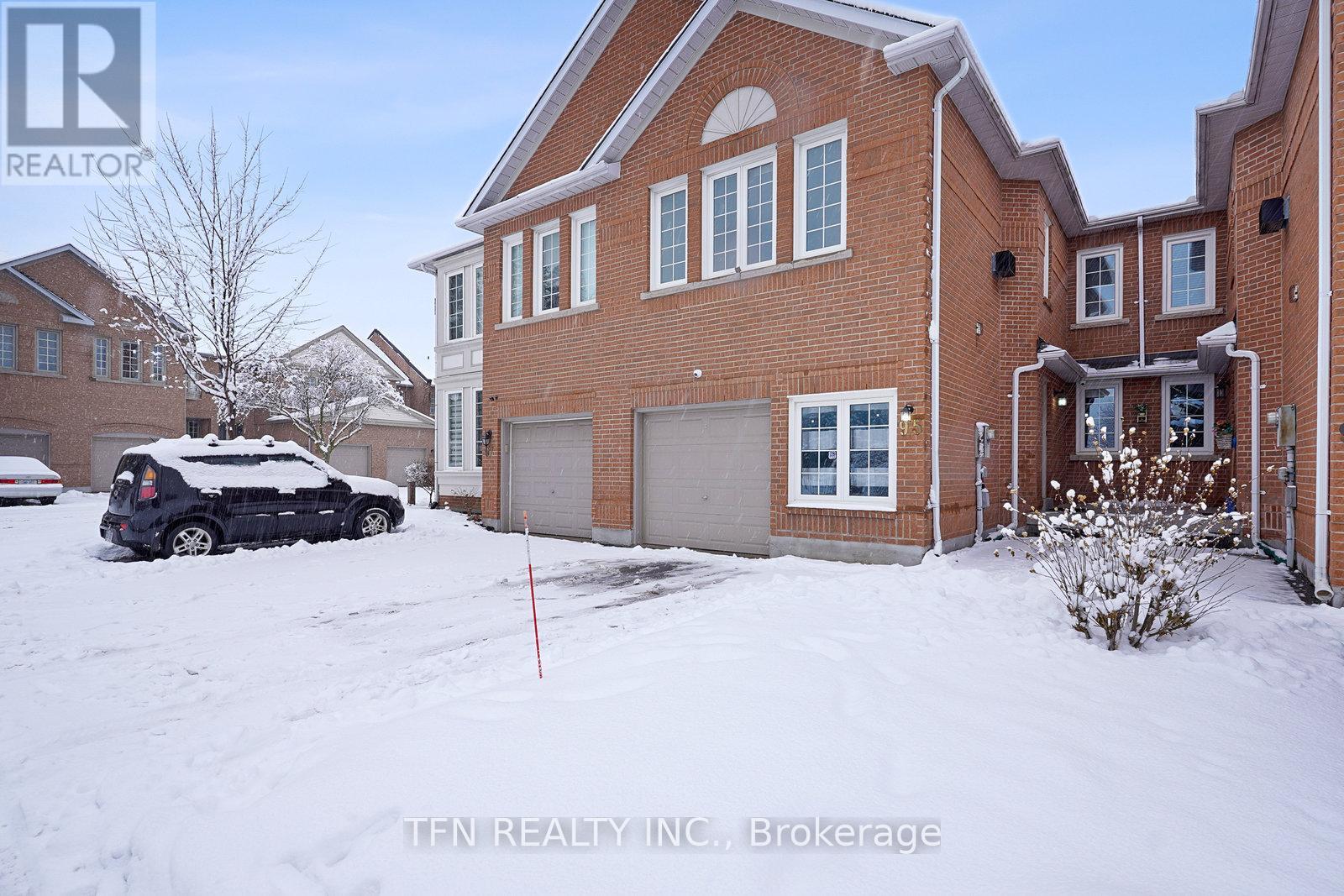 95 Alameda Circle, Vaughan, Ontario  L4J 8A6 - Photo 2 - N12629744