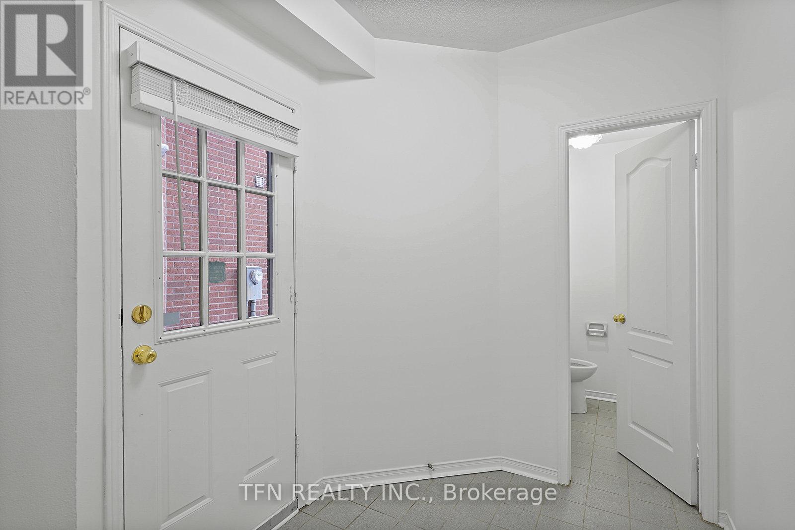 95 Alameda Circle, Vaughan, Ontario  L4J 8A6 - Photo 5 - N12629744