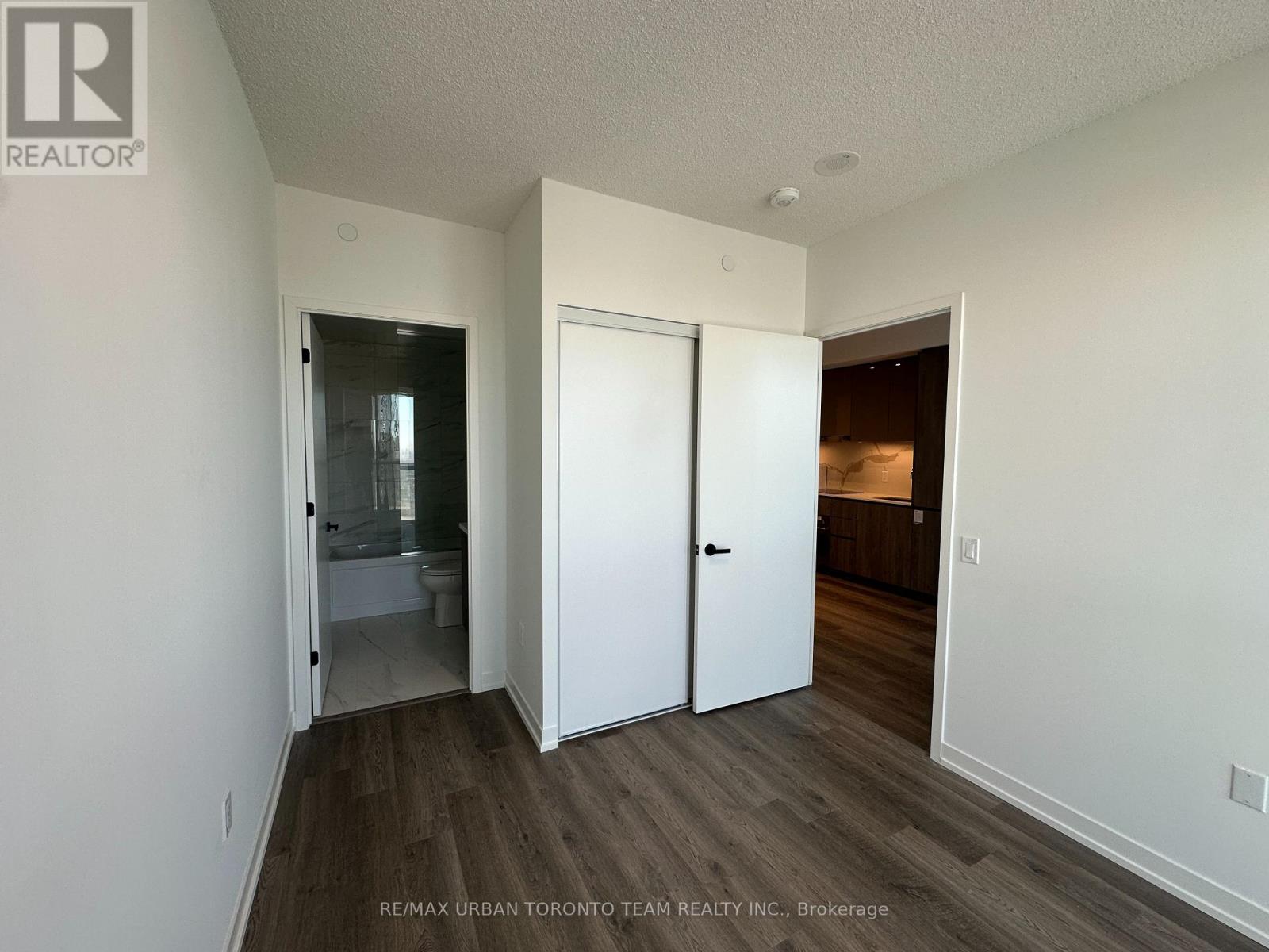 4007 - 8 Interchange Way, Vaughan (Vaughan Corporate Centre), Ontario  L4K 5Z7 - Photo 12 - N12629748