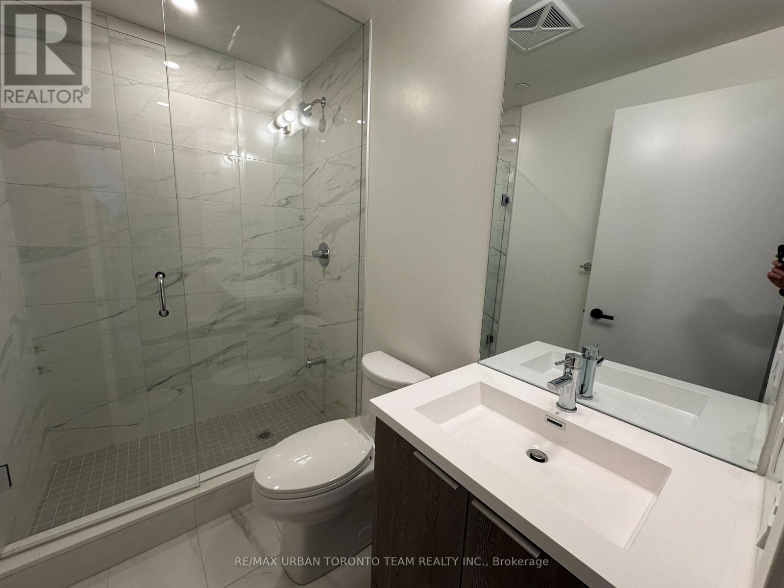 4007 - 8 Interchange Way, Vaughan (Vaughan Corporate Centre), Ontario  L4K 5Z7 - Photo 13 - N12629748