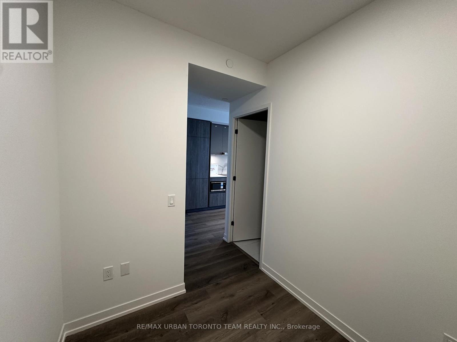 4007 - 8 Interchange Way, Vaughan (Vaughan Corporate Centre), Ontario  L4K 5Z7 - Photo 15 - N12629748