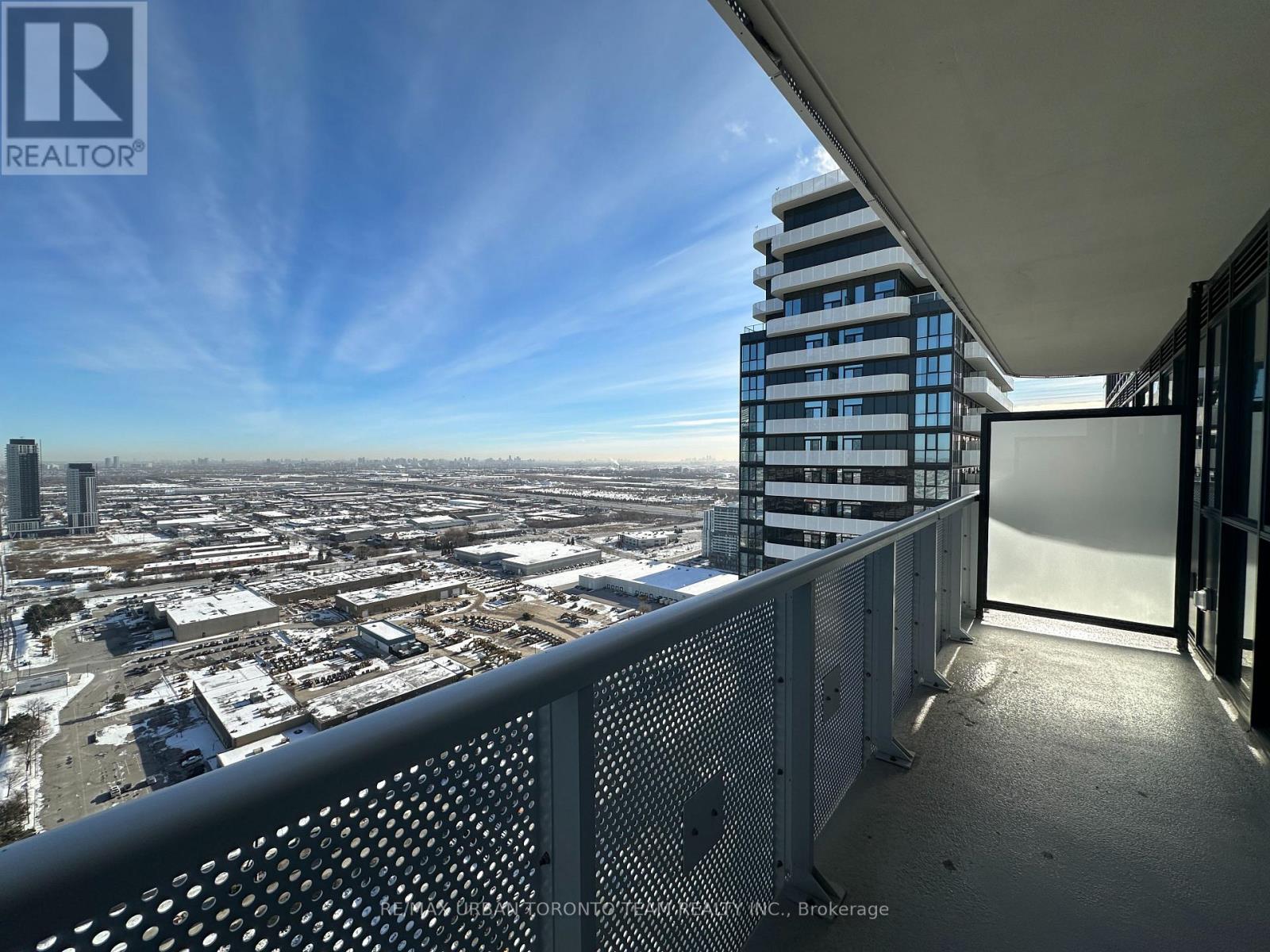 4007 - 8 Interchange Way, Vaughan (Vaughan Corporate Centre), Ontario  L4K 5Z7 - Photo 9 - N12629748