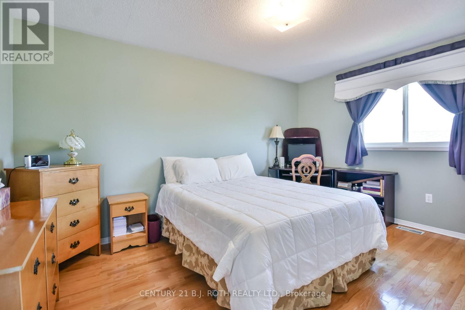 127 Golden Meadow Road, Barrie, Ontario L4N 8K2 - Photo 7 - S12574232