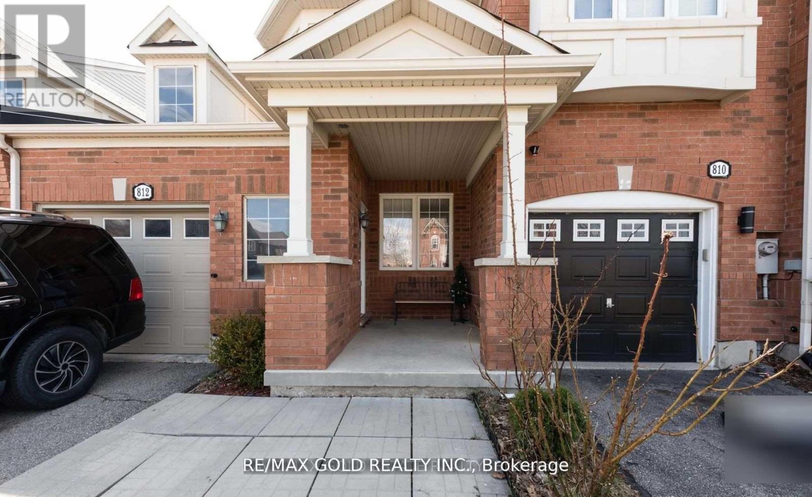 812 Herman Way, Milton, Ontario L9T 2C9 - Photo 1 - W12479496