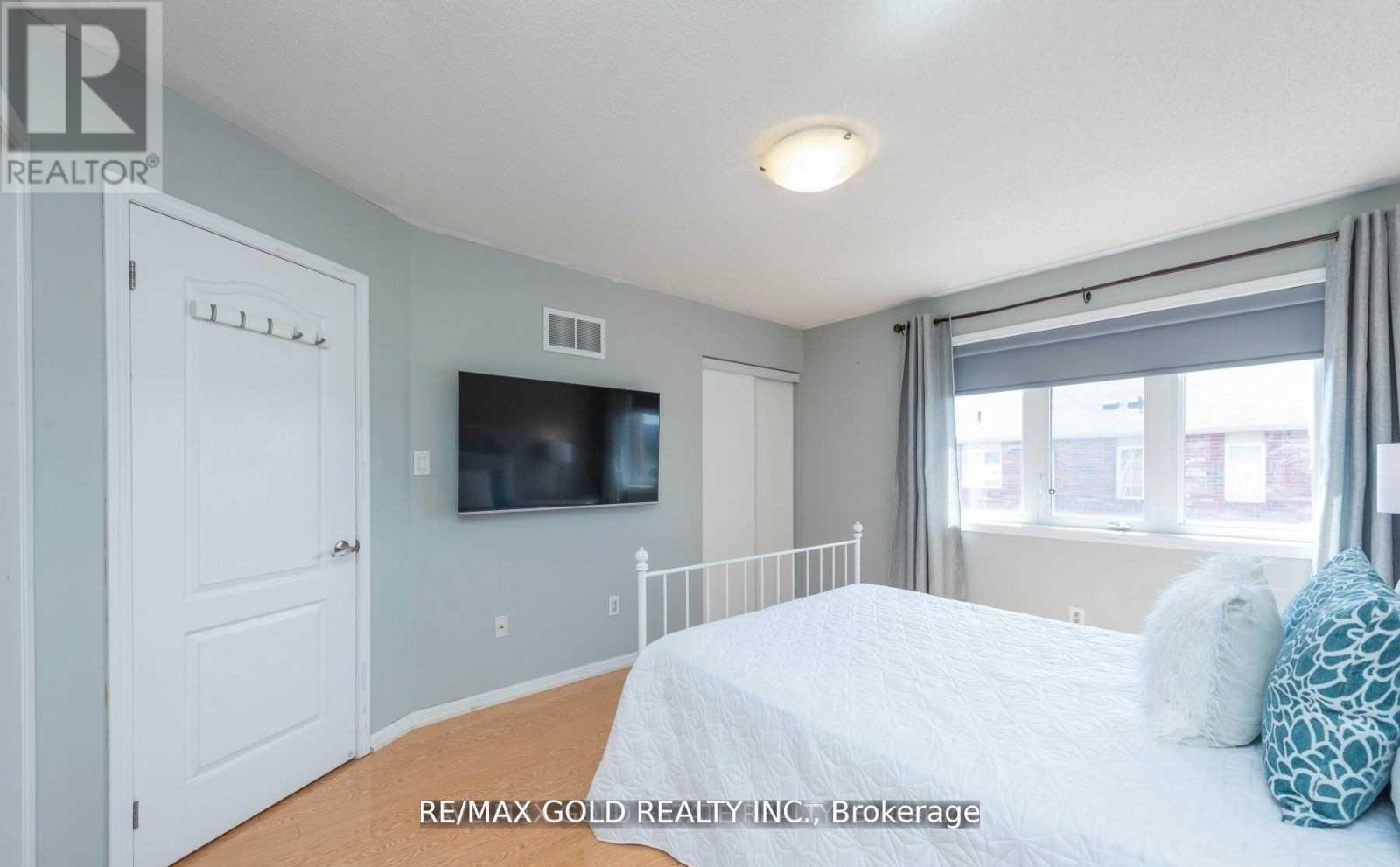 812 Herman Way, Milton, Ontario L9T 2C9 - Photo 14 - W12479496