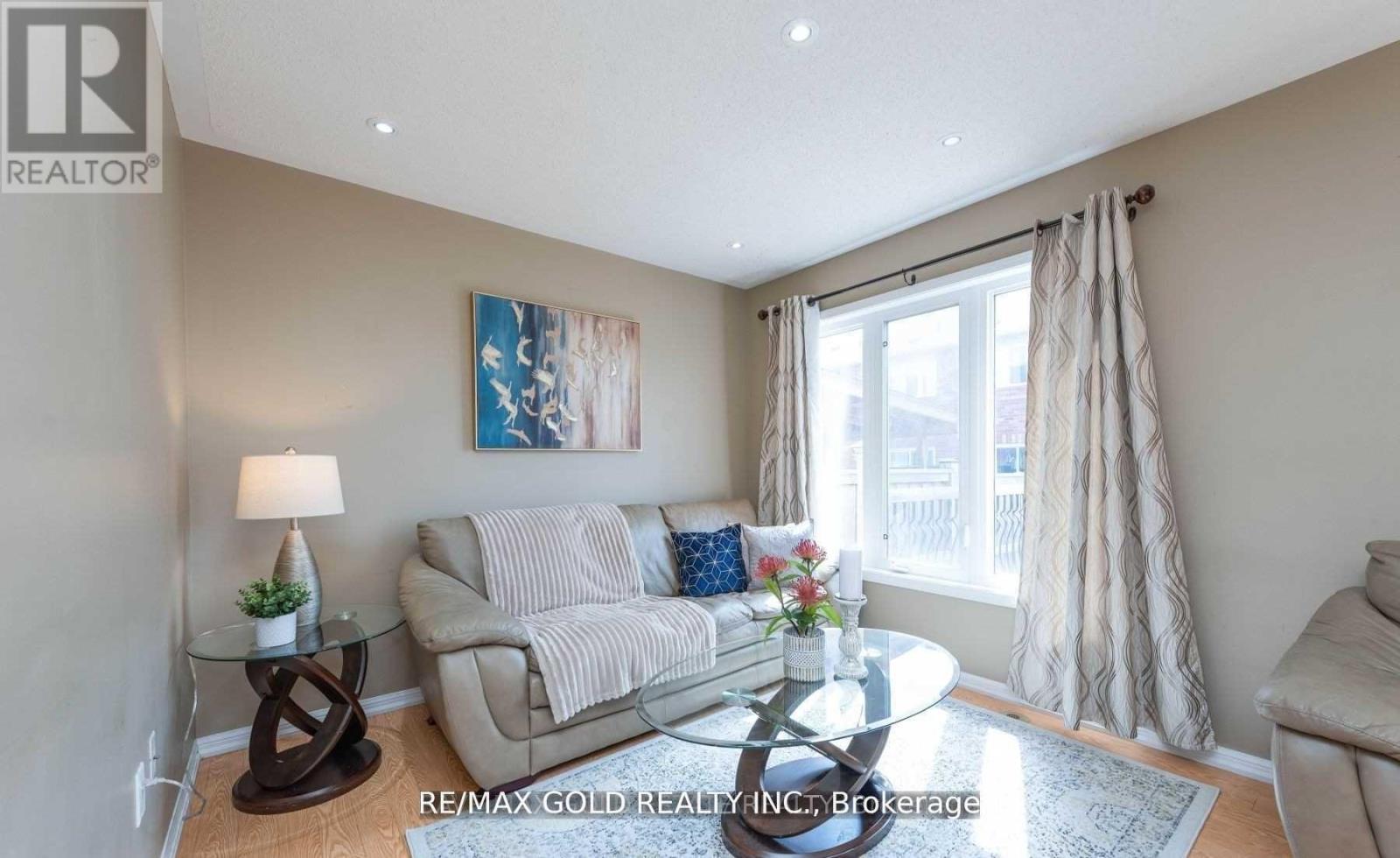 812 Herman Way, Milton, Ontario L9T 2C9 - Photo 18 - W12479496