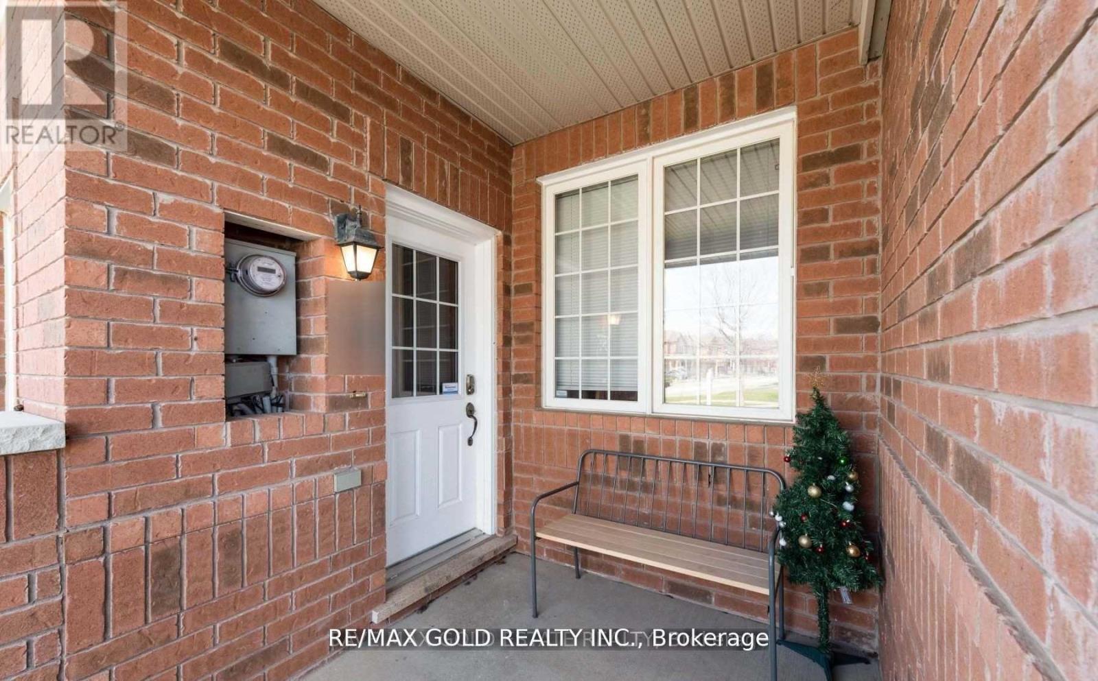 812 Herman Way, Milton, Ontario L9T 2C9 - Photo 2 - W12479496