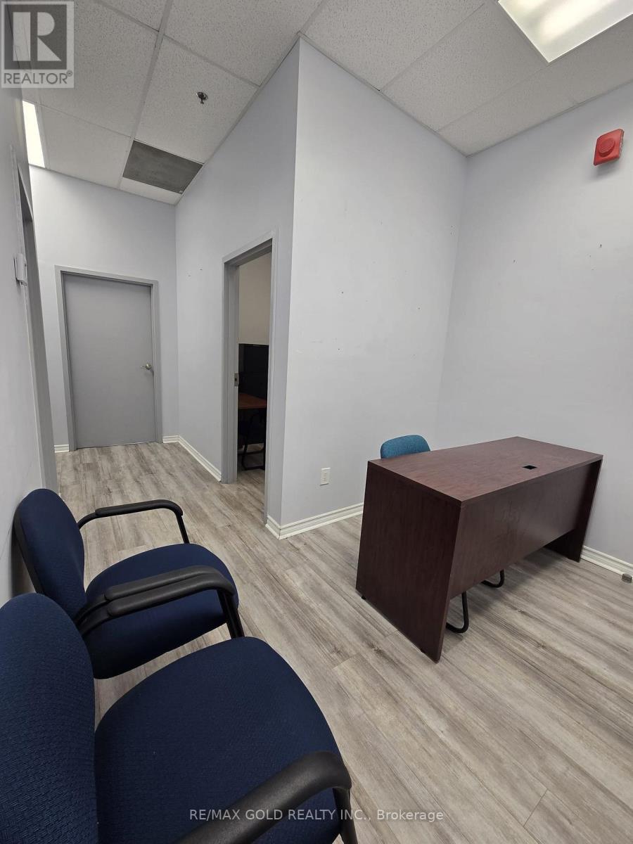 233 - 80 Maritime Ontario Boulevard, Brampton, Ontario L6S 0E7 - Photo 4 - W12629366