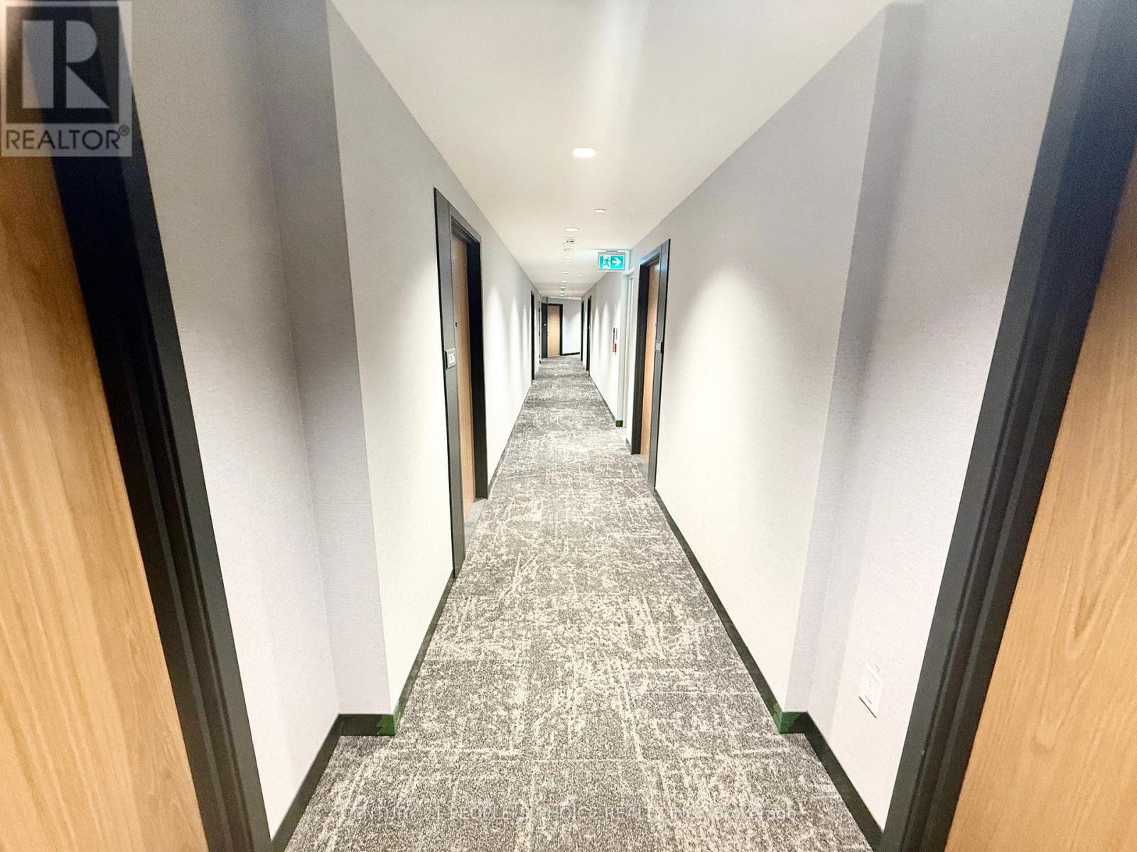 605 - 2495 Eglinton Avenue W, Mississauga, Ontario  L5M 2T2 - Photo 2 - W12629508