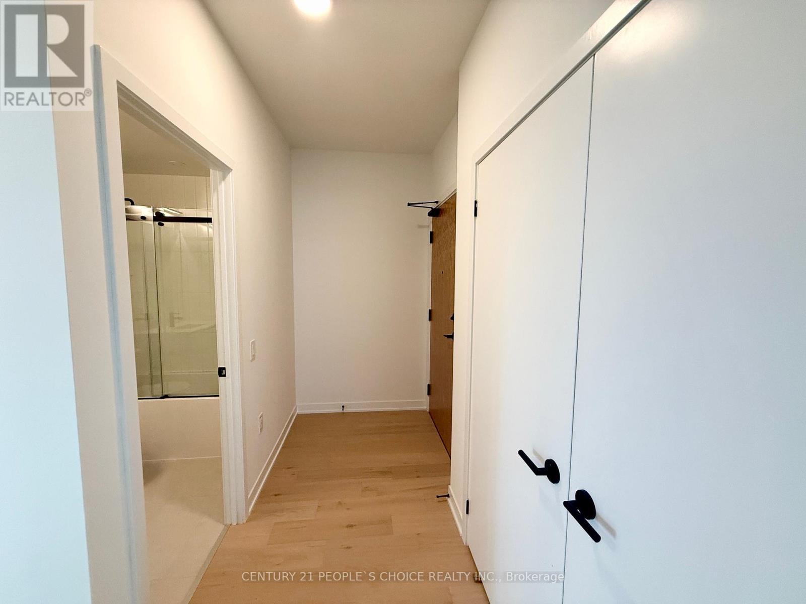 605 - 2495 Eglinton Avenue W, Mississauga, Ontario  L5M 2T2 - Photo 3 - W12629508