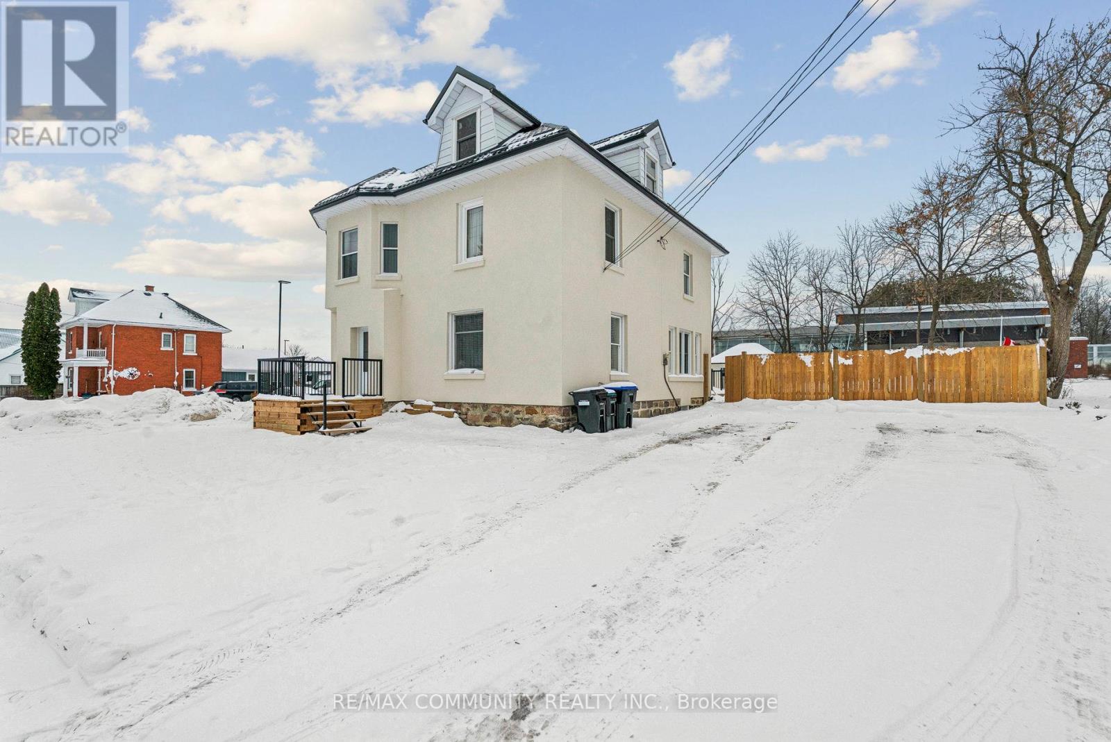 119 Jephson Street, Tay, Ontario  L0K 2A0 - Photo 2 - S12629728