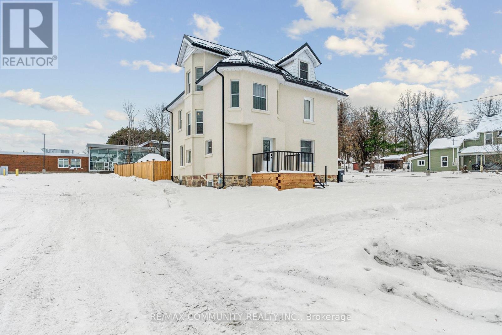 119 Jephson Street, Tay, Ontario  L0K 2A0 - Photo 4 - S12629728