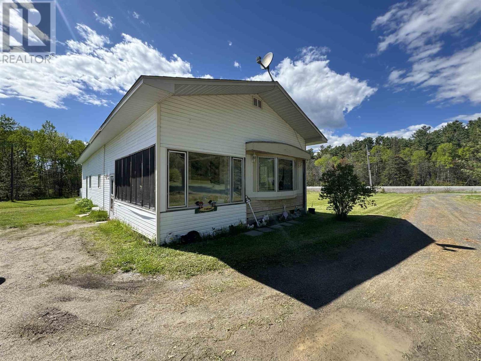 5860 17 Hwy, Serpent River, Ontario P0P 1V0 - Photo 5 - SM253462