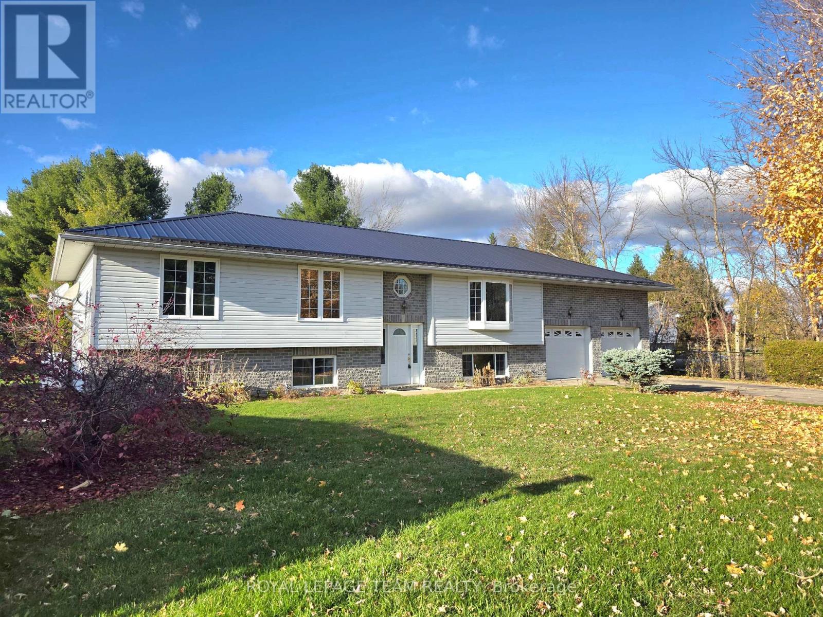 712 Hyndman Road, Edwardsburgh/cardinal, Ontario  K0E 1X0 - Photo 2 - X12588260