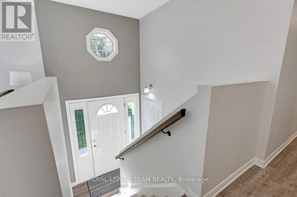 712 Hyndman Road, Edwardsburgh/cardinal, Ontario  K0E 1X0 - Photo 4 - X12588260