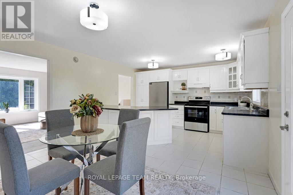 712 Hyndman Road, Edwardsburgh/cardinal, Ontario  K0E 1X0 - Photo 7 - X12588260